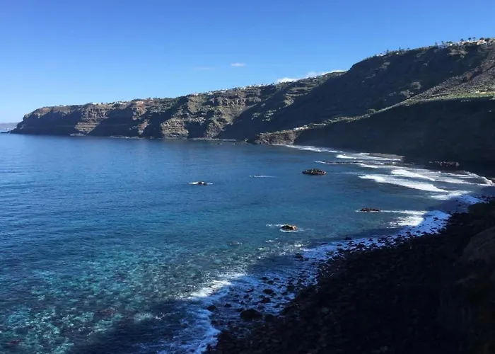 Cave House In Tenerife With Pool And Semesterbostad